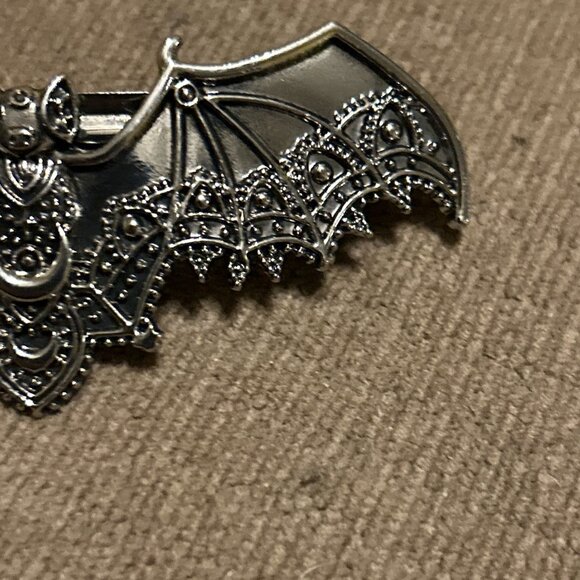 Goth Pewter Bat Halloween Hair Clip 4" Long Silver Color Metal Emo Goth Barrette - Picture 5 of 9